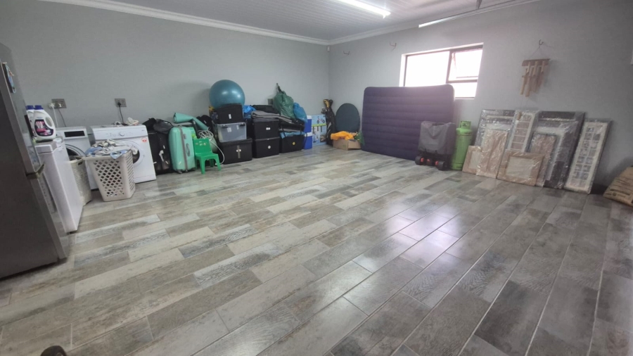 To Let 3 Bedroom Property for Rent in Dana Bay Western Cape